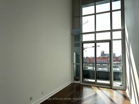 Photo 1 at 547 - 5 Hanna Avenue, Niagara, Toronto