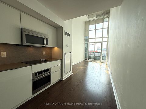 Photo 2 at 547 - 5 Hanna Avenue, Niagara, Toronto