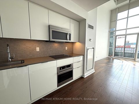 Photo 3 at 547 - 5 Hanna Avenue, Niagara, Toronto