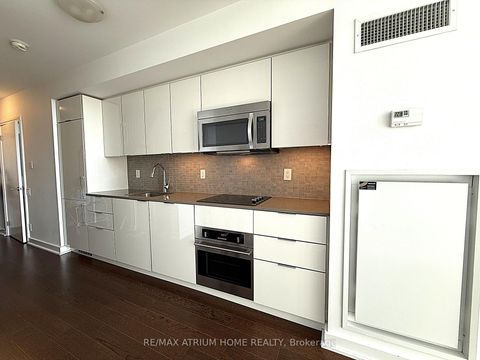 Photo 4 at 547 - 5 Hanna Avenue, Niagara, Toronto