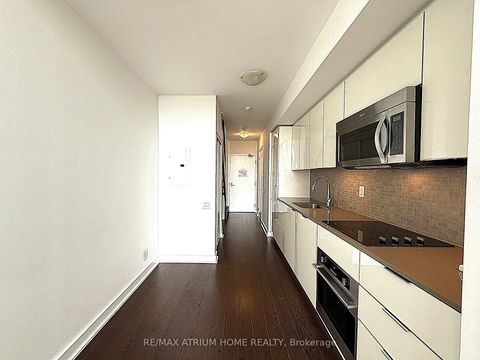 Photo 5 at 547 - 5 Hanna Avenue, Niagara, Toronto