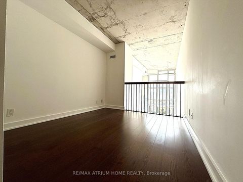 Photo 9 at 547 - 5 Hanna Avenue, Niagara, Toronto