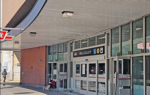 Photo 4 at 901 - 22 Wellesley Street E, Yonge Corridor, Toronto