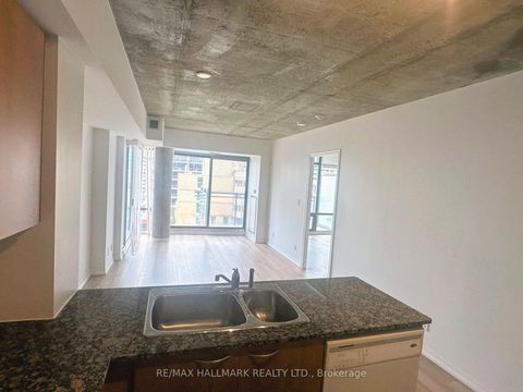 Photo 15 at 901 - 22 Wellesley Street E, Yonge Corridor, Toronto