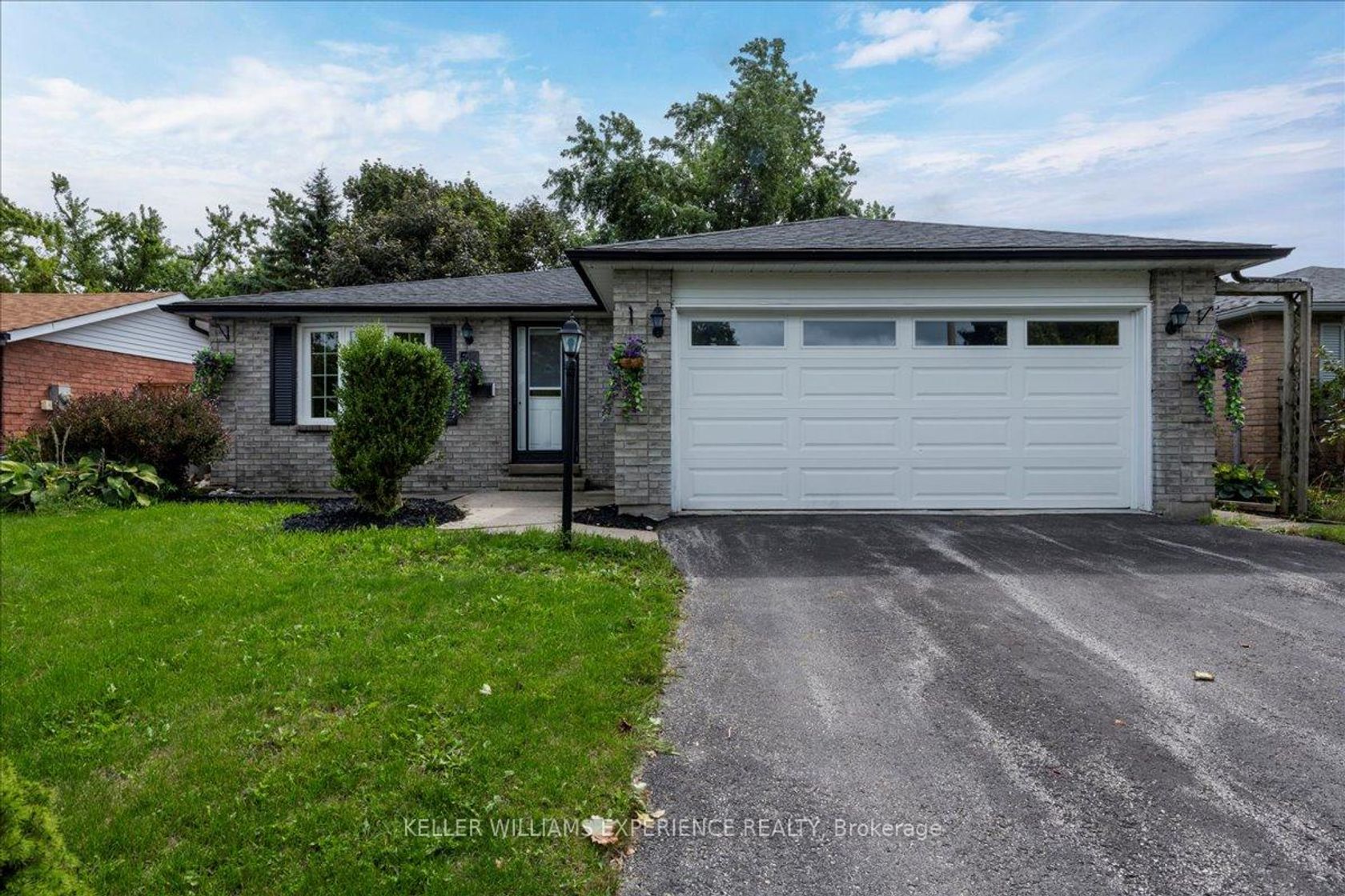 57 Gloria Street, Sunnidale, Barrie photo 2 57 Gloria Street, Sunnidale, Barrie photo 2