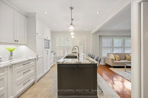 Photo 4 at 193 Glenmanor Way, Yorkhill, Vaughan