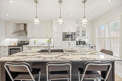 Photo 5 at 193 Glenmanor Way, Yorkhill, Vaughan