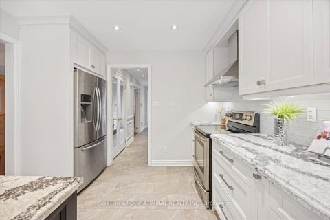 Photo 8 at 193 Glenmanor Way, Yorkhill, Vaughan