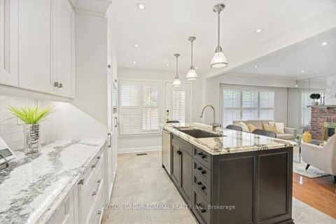 Photo 9 at 193 Glenmanor Way, Yorkhill, Vaughan