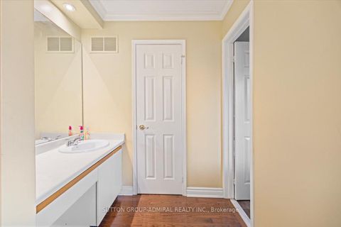 Photo 30 at 193 Glenmanor Way, Yorkhill, Vaughan
