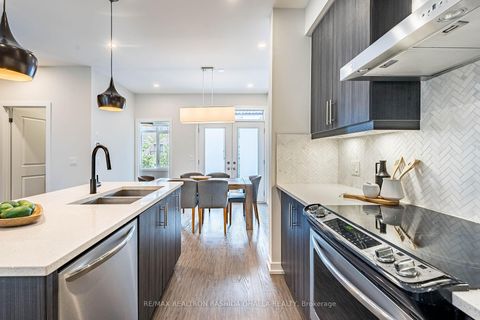 Photo 10 at 87 Glenngarry Crescent, Rural Vaughan, Vaughan