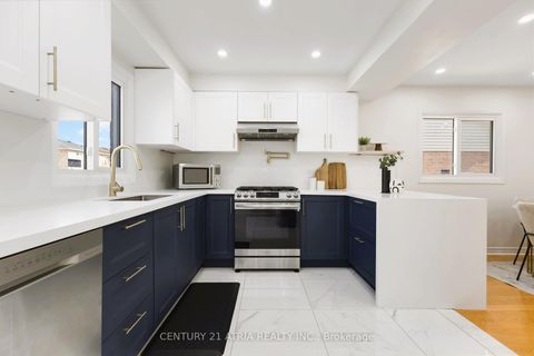 Photo 10 at 11 Valley Centre Drive, Rouge E11, Toronto