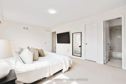 Photo 22 at 11 Valley Centre Drive, Rouge E11, Toronto