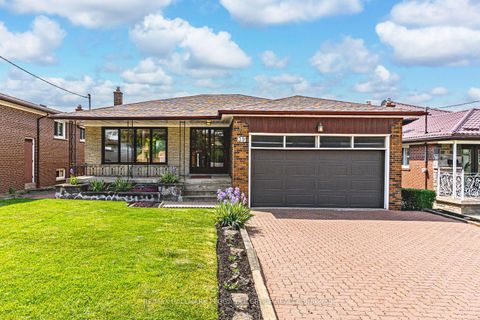Photo 0 at 39 Frith Road, Jane Heights, Toronto