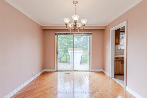Photo 2 at 39 Frith Road, Jane Heights, Toronto
