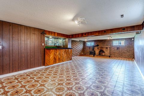 Photo 11 at 39 Frith Road, Jane Heights, Toronto