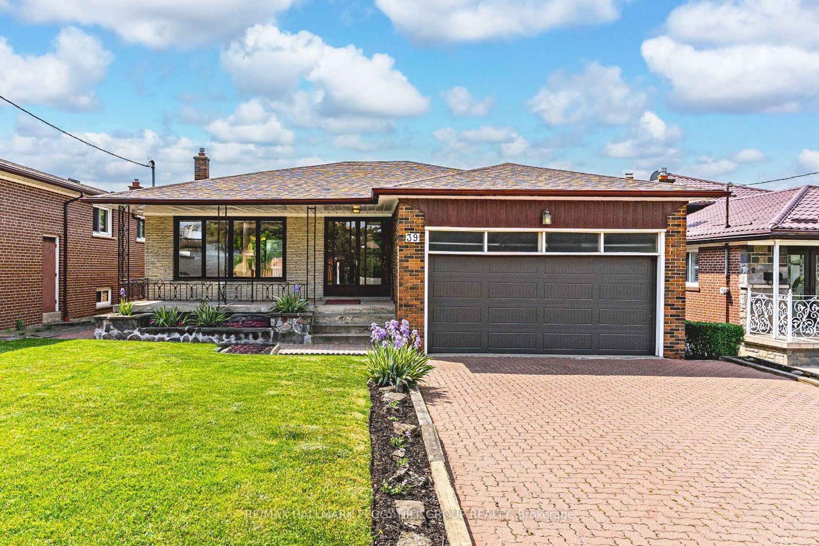 39 Frith Road, Jane Heights, Toronto 