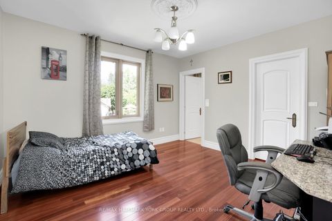 Photo 18 at 2 Kingswood Drive, King City, King