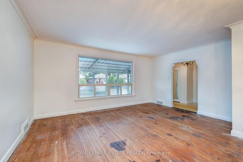 Photo 5 at 132 Budea Crescent, Maryvale, Toronto