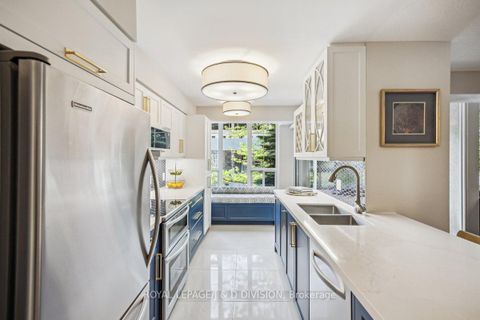 Photo 3 at 206 - 35 Merton Street, Mount Pleasant West, Toronto