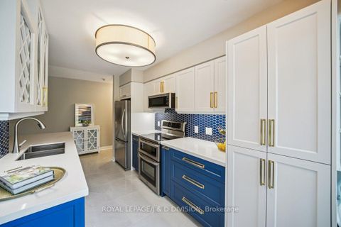 Photo 5 at 206 - 35 Merton Street, Mount Pleasant West, Toronto