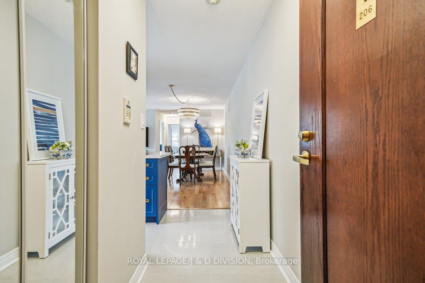 206 - 35 Merton Street, Mount Pleasant West, Toronto by Loree Meneguzzi Real Estate 206 - 35 Merton Street, Mount Pleasant West, Toronto