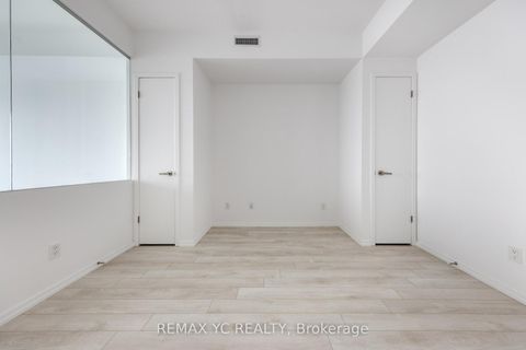 Photo 5 at 5104 - 197 Yonge Street, Yonge Corridor, Toronto
