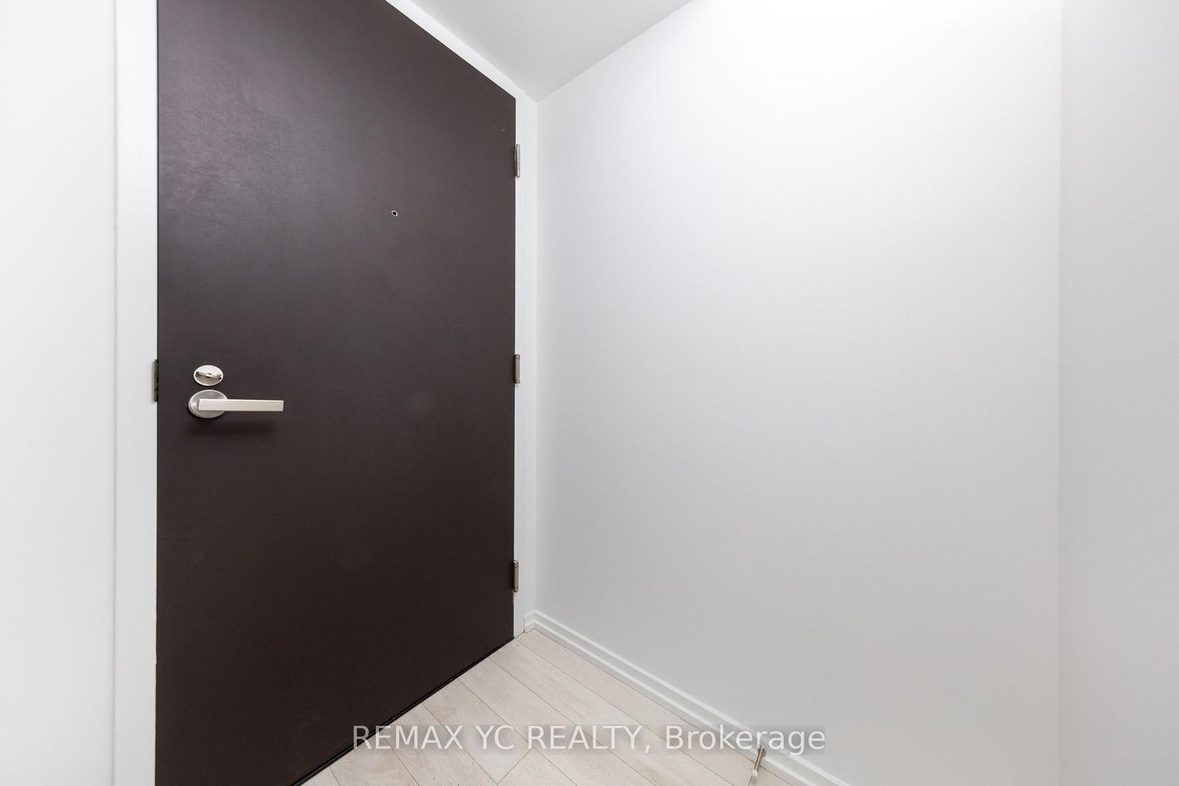 5104 - 197 Yonge Street, Yonge Corridor, Toronto photo number 2 5104 - 197 Yonge Street, Yonge Corridor, Toronto photo number 2