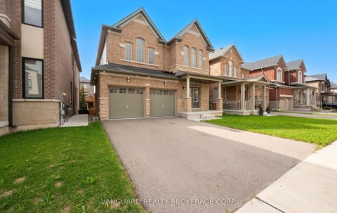 Photo 2 at 121 Alistair Crescent, Kleinburg, Vaughan