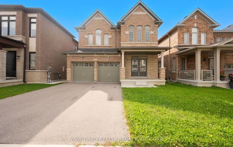 Photo 3 at 121 Alistair Crescent, Kleinburg, Vaughan