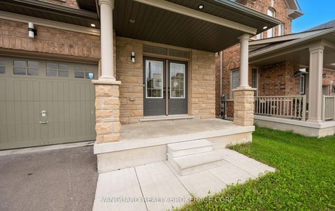Photo 6 at 121 Alistair Crescent, Kleinburg, Vaughan