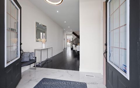 Photo 7 at 121 Alistair Crescent, Kleinburg, Vaughan