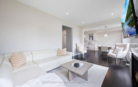 Photo 13 at 121 Alistair Crescent, Kleinburg, Vaughan