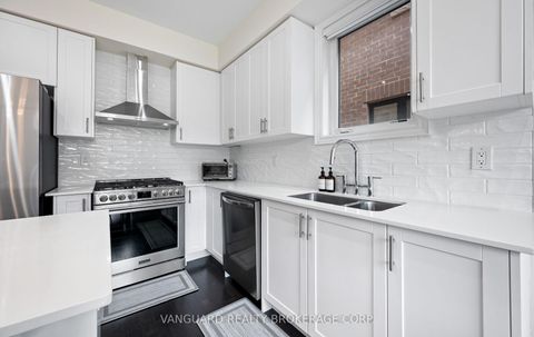 Photo 19 at 121 Alistair Crescent, Kleinburg, Vaughan