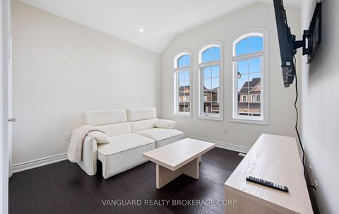 Photo 40 at 121 Alistair Crescent, Kleinburg, Vaughan