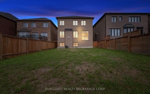 Photo 47 at 121 Alistair Crescent, Kleinburg, Vaughan