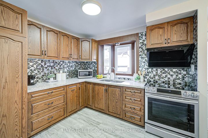 Photo 7 at 8 Shediac Road, Bendale, Toronto