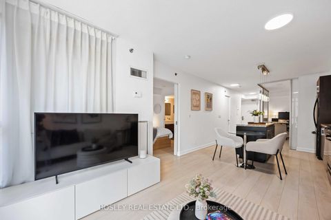 Photo 1 at 512 - 21 Nelson Street, Waterfront Communities C1, Toronto