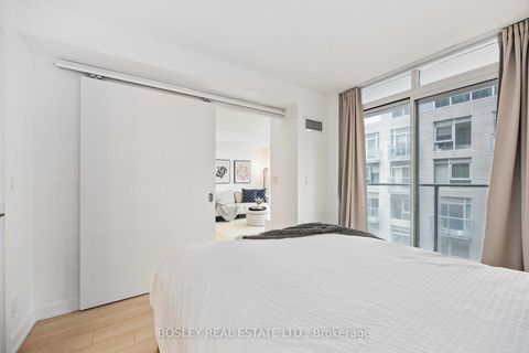 Photo 11 at 512 - 21 Nelson Street, Waterfront Communities C1, Toronto