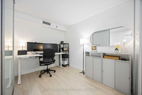 Photo 12 at 512 - 21 Nelson Street, Waterfront Communities C1, Toronto