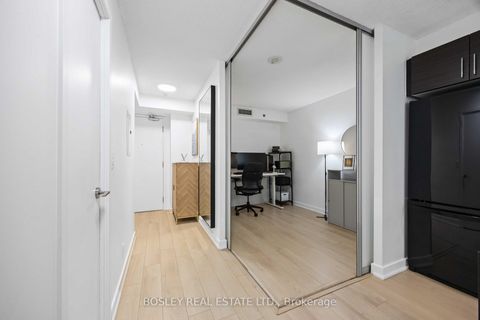 Photo 14 at 512 - 21 Nelson Street, Waterfront Communities C1, Toronto