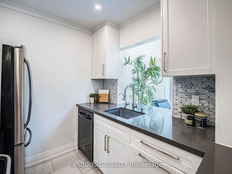 Photo 17 at 91 Eighth Street, New Toronto, Toronto