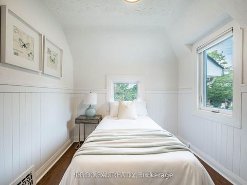 Photo 33 at 91 Eighth Street, New Toronto, Toronto