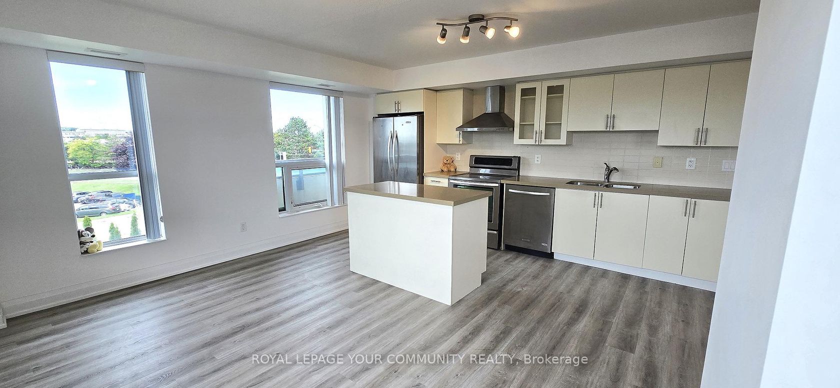 317 - 75 Norman Bethune Avenue, Beaver Creek Business Park, Richmond Hill 