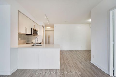 Photo 15 at 1006 - 5180 Yonge Street, Willowdale West, Toronto