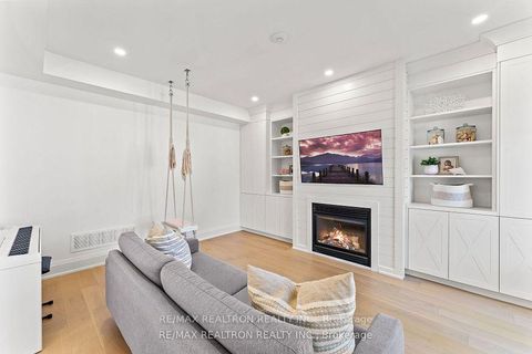 Photo 15 at 118 Pathlane Road, Langstaff, Richmond Hill