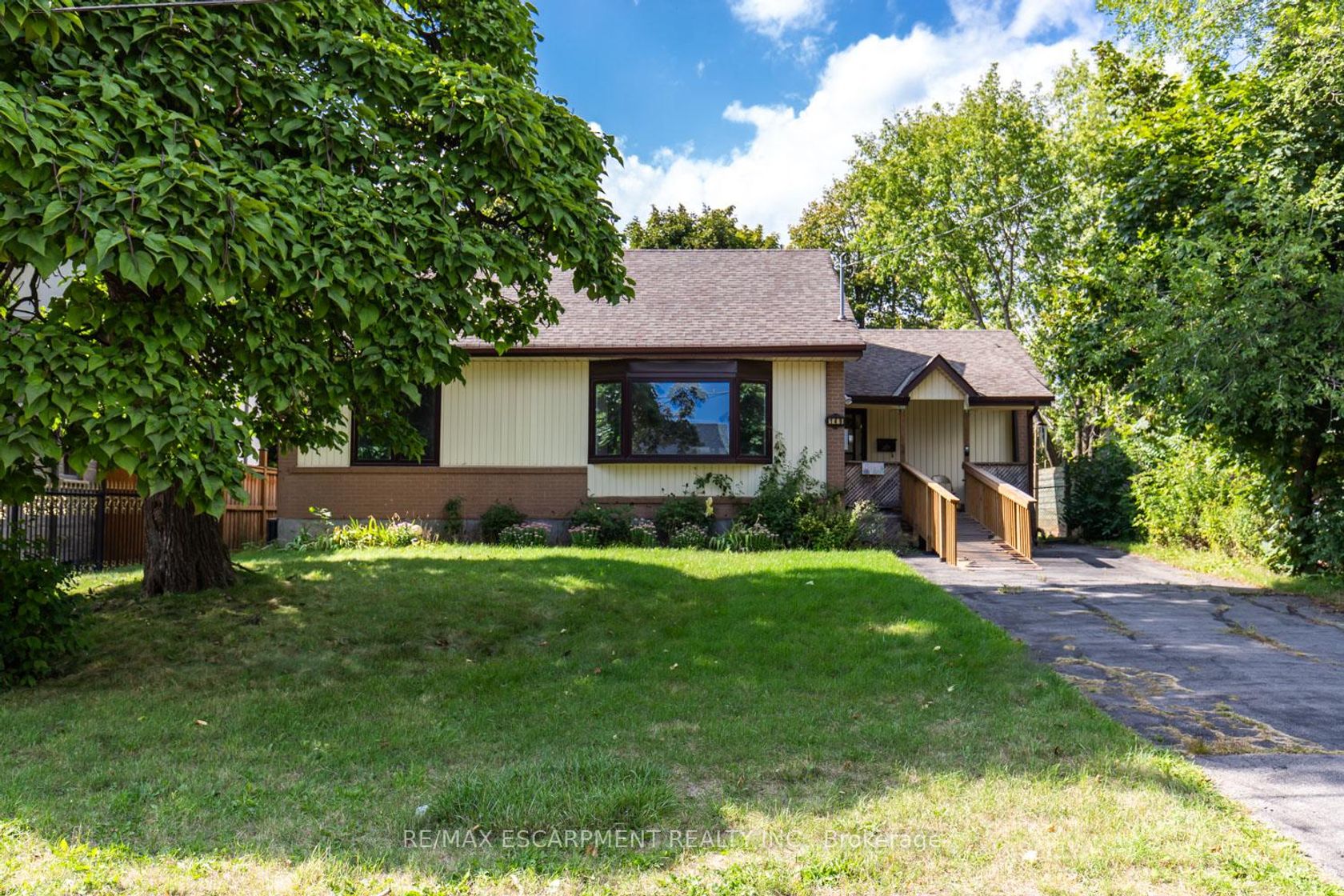 149 Mansfield Drive, CP College Park, Oakville 