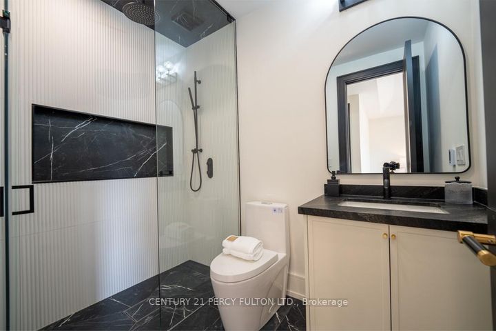 Photo 27 at 210 Homewood Avenue, Newtonbrook West, Toronto