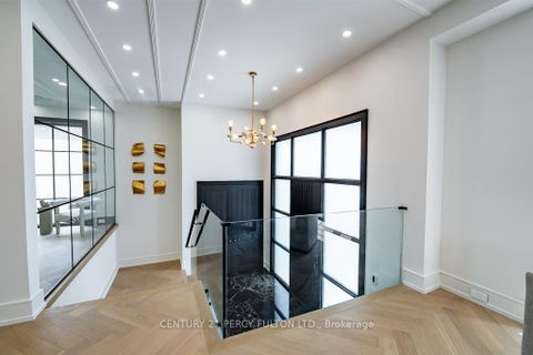 Photo 2 at 210 Homewood Avenue, Newtonbrook West, Toronto