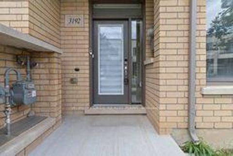 Photo 2 at 3192 Mintwood Circle, GO Glenorchy, Oakville